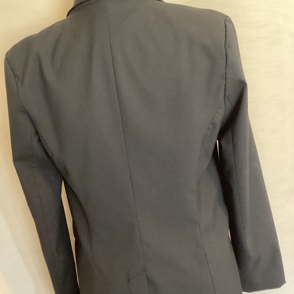 Black Jacket - Picture 3 of 7